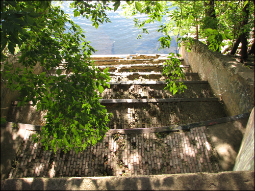merrimack-river-steps.jpg